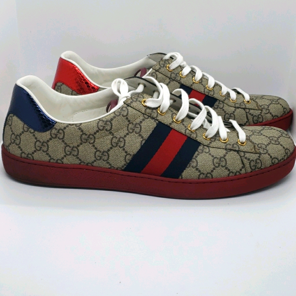 GUCCI  Mens ASE GG SUPREME Low top casual sneakers